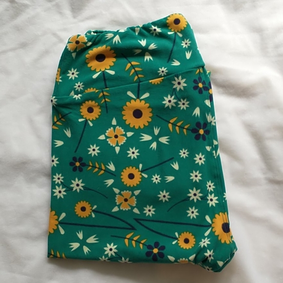 Lularoe OS Leggings 1/$10 or 3/$25